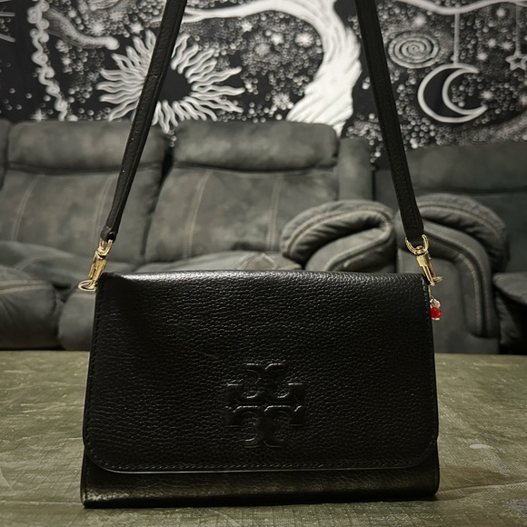 Tory Burch Elegant Black Leather Crossbody Bag - Picture 5 of 11